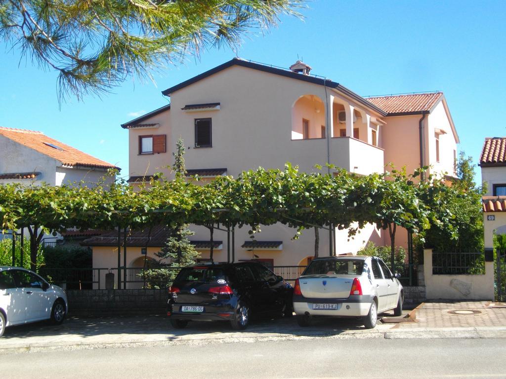 Apartments Neda - Porec South Exterior foto